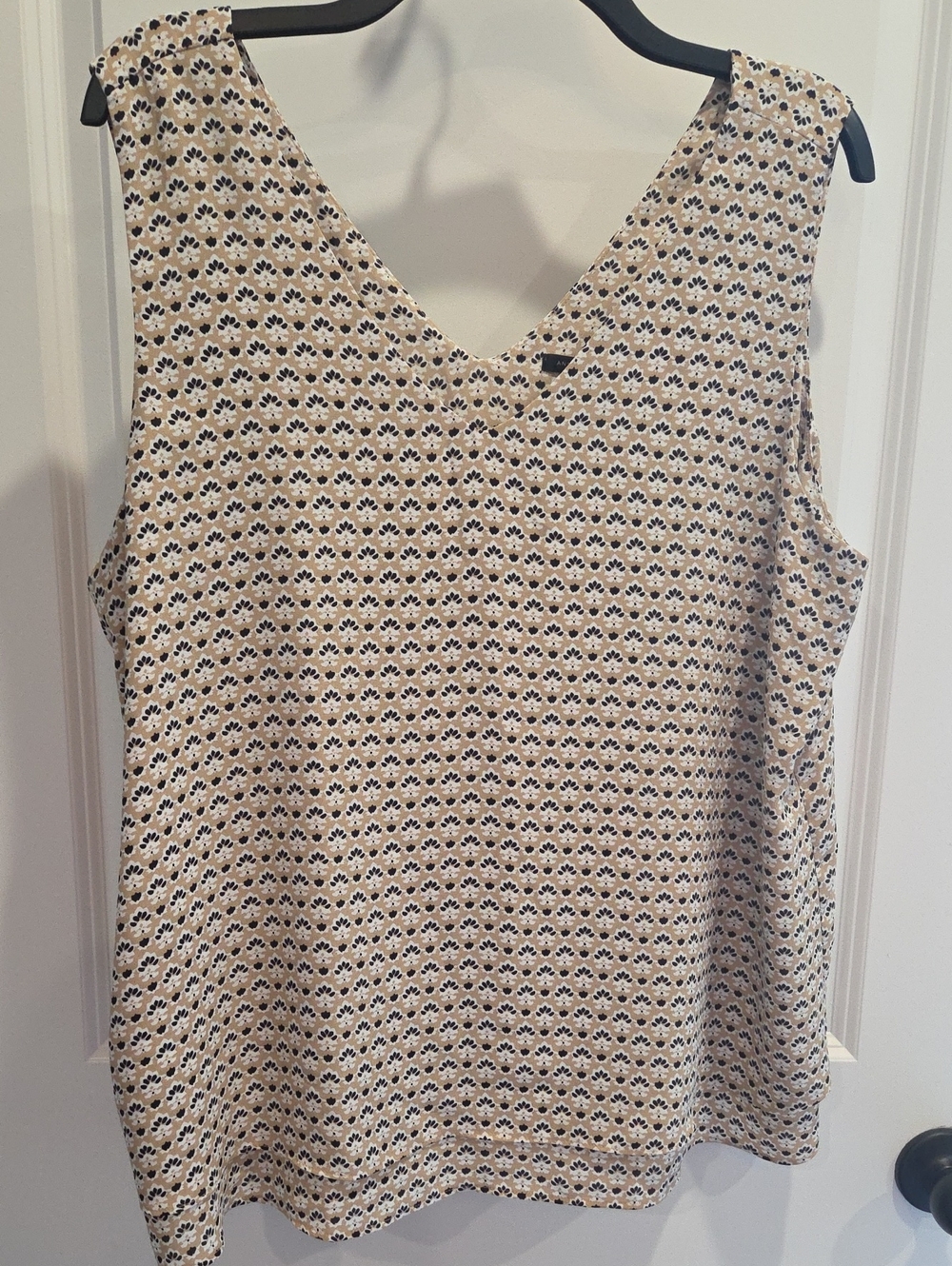 Ann Taylor Cream Sleeveless V-Neck Camisole with Black Print